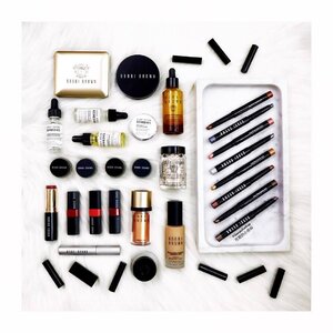 「 SPARKLE GAME STRONG 」bobbi brown
__________________
Hello friends! How has this week been treating you? Good I trust!
I've been busy catching the action backstage at #MBFWA. I honestly think that this year's MBFWA is better than what I have seen in the last two years. I really loved the Karla Spectic, Lee Matthews; Romance Was Born and ROOPA collections. In honour of all the colours I have seen this week thus far, here is a little BB flatlay I just threw together.
Fashions change all the time, but for me, GLOW & SPARKLE will always be in. My lovely friends at @bobbibrownaustralia sent me the NEW Long Wear Sparkle Cream Eyeshadow Sticks* and I had a play with them today on my Instastories (if you have missed them, I have archived the swatches under the Highlight on my profile page
